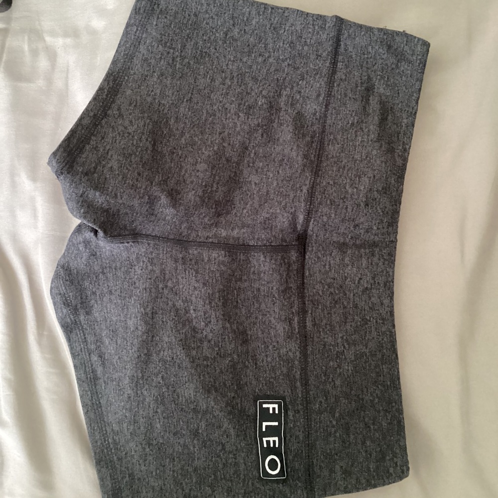 Fleo low rise short